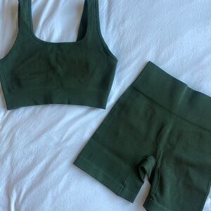 Dark green workout set